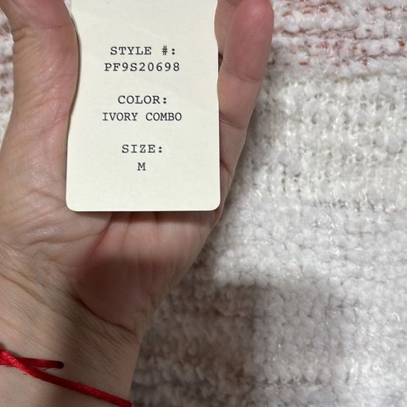 NWT Hippie Rose Ivory  Striped Sweater Medium Style PF9S20698 - Picture 11 of 17